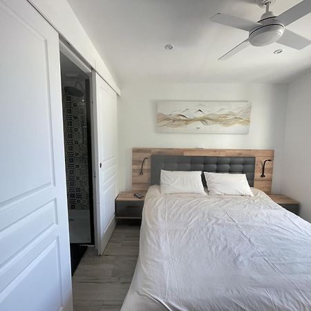 Charmante Villa Avec Piscine Dans Les Canaux Empuriabrava Exteriör bild